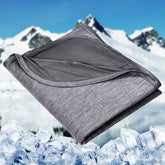 HOMFINE cooling blanket front view shows breathable black fabric and comfort