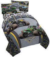 Jay Franco front view of full bed set showing trucks and vibrant design benefits bold bedroom theme