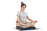 Kölbs velvet cushion front view showing plush cover and wide surface for comfort