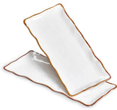 ONEMORE front view of two 15-inch platters showcasing shape and finish for elegant presentation