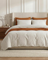 SE SOFTEXLY front view of queen bed showcasing full duvet cover and pillowcases for calm aesthetic