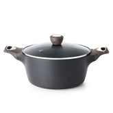 SENSARTE front view of stock pot showing clean profile and lid, easy storage benefit