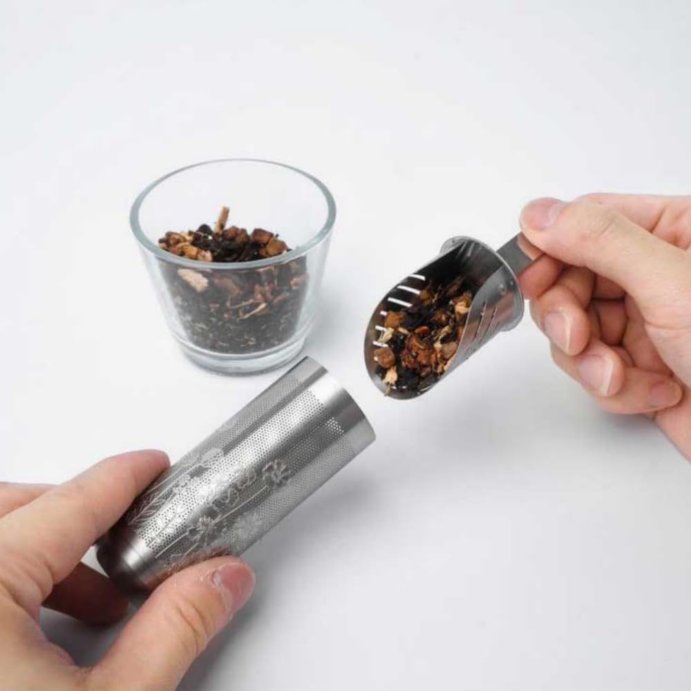 01liv tea infuser inserted in mug steeping tea for easy single-cup brewing