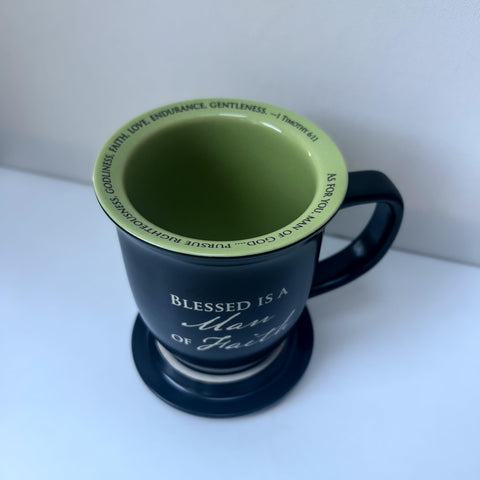 Abbey + CA Gift glossy interior for easy cleaning and durability