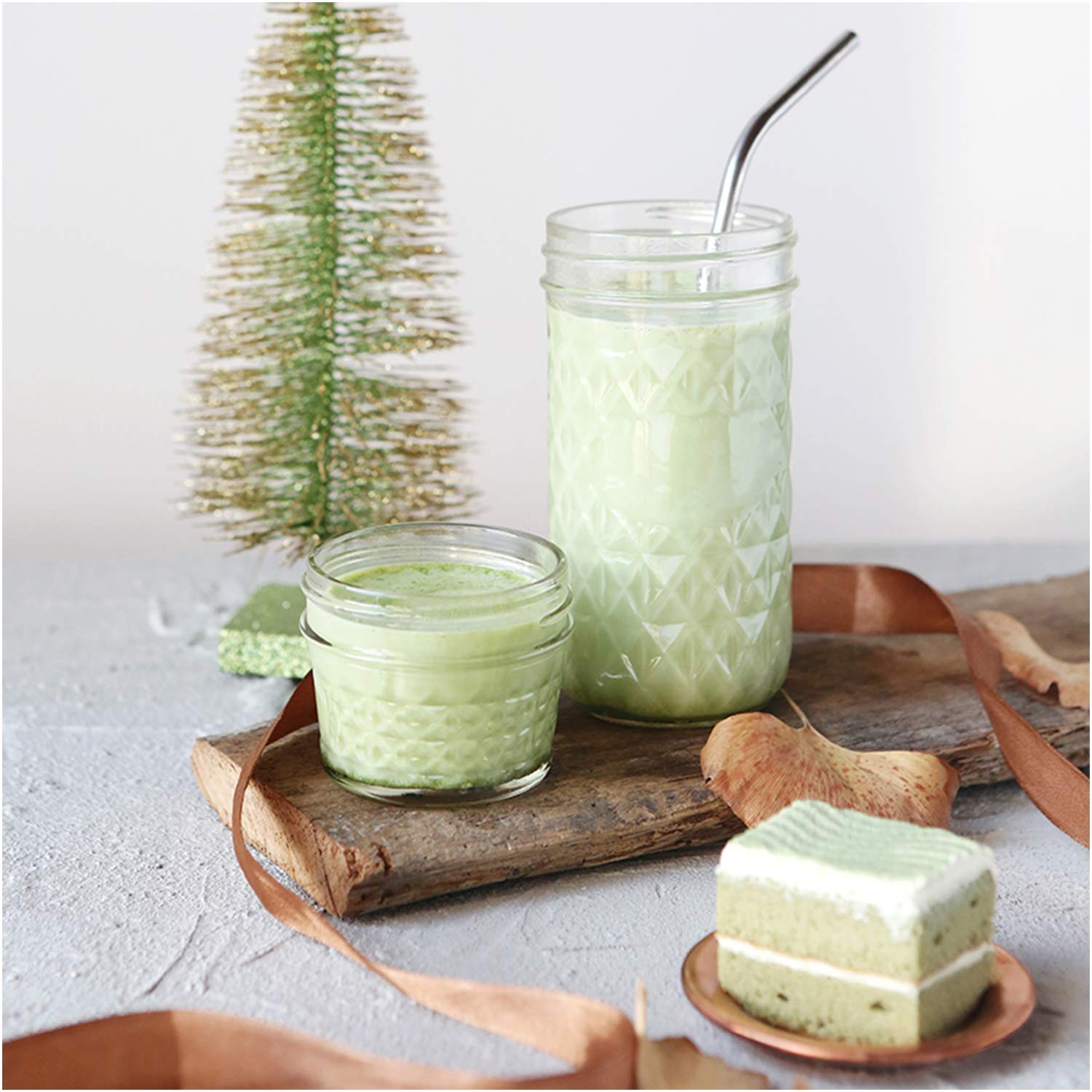 Accguan crafting candle in jar scene showing DIY use and decorative appeal benefits