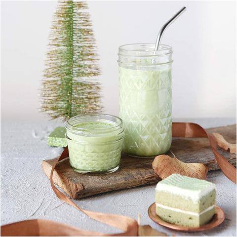 Accguan crafting candle in jar scene showing DIY use and decorative appeal benefits