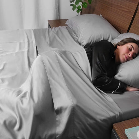 ACCURATEX fitted sheet deep pocket corner demonstrating secure fit benefit