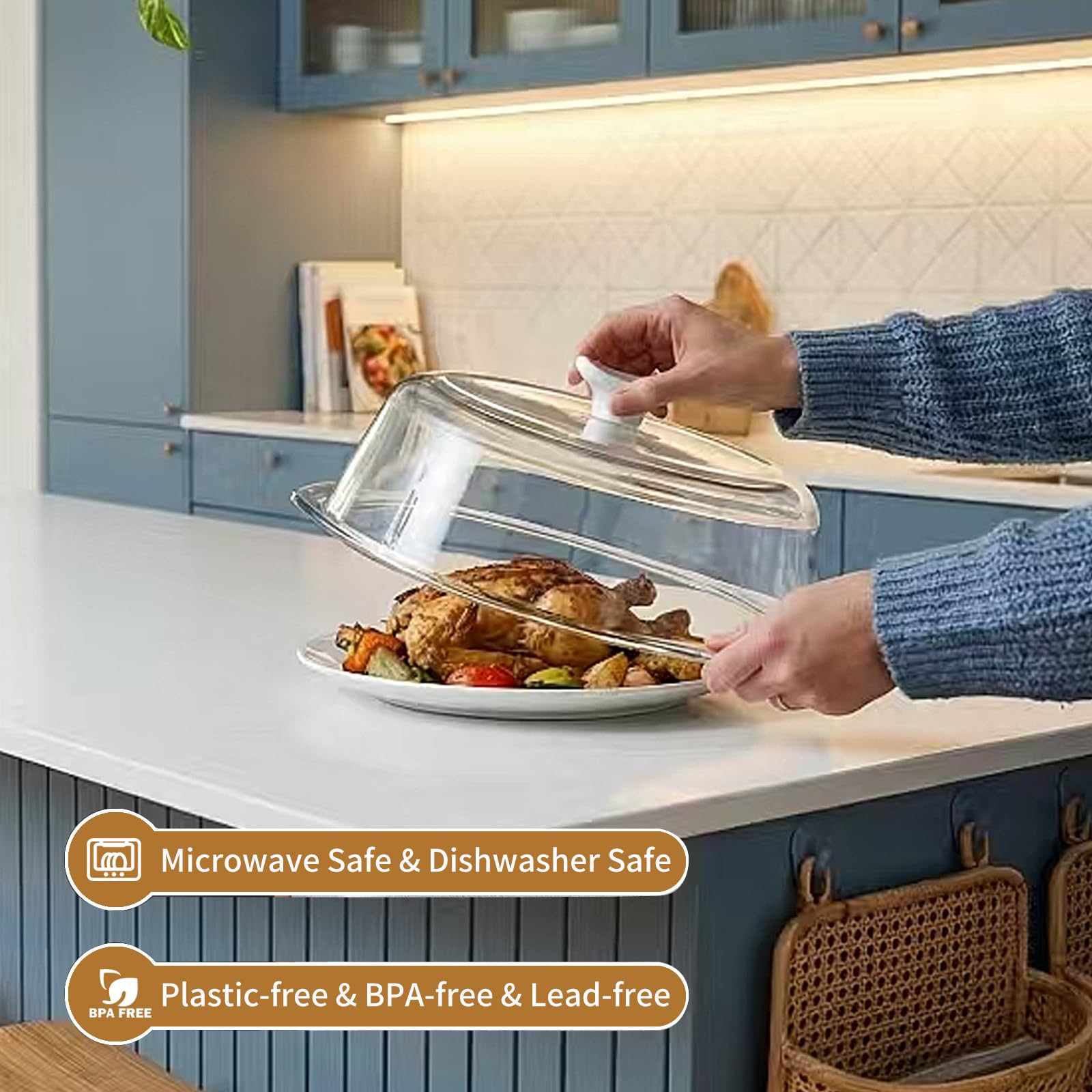 ACEPRUT cover placed on dinner plate demonstrating splash protection and cleaner microwave benefit