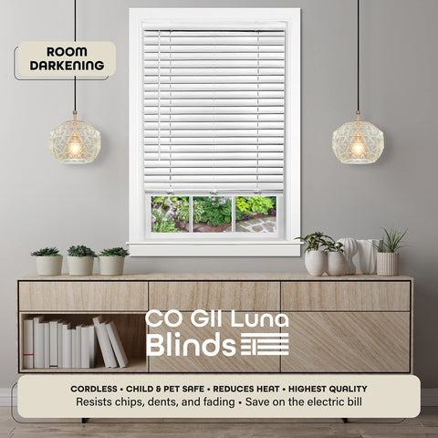 ACHIM vinyl slat close-up showing texture and durable chip-resistant finish