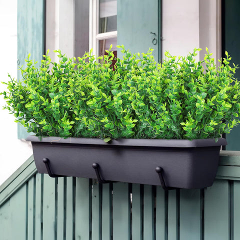 AGIRL bundles arranged in a pot delivering full vase coverage