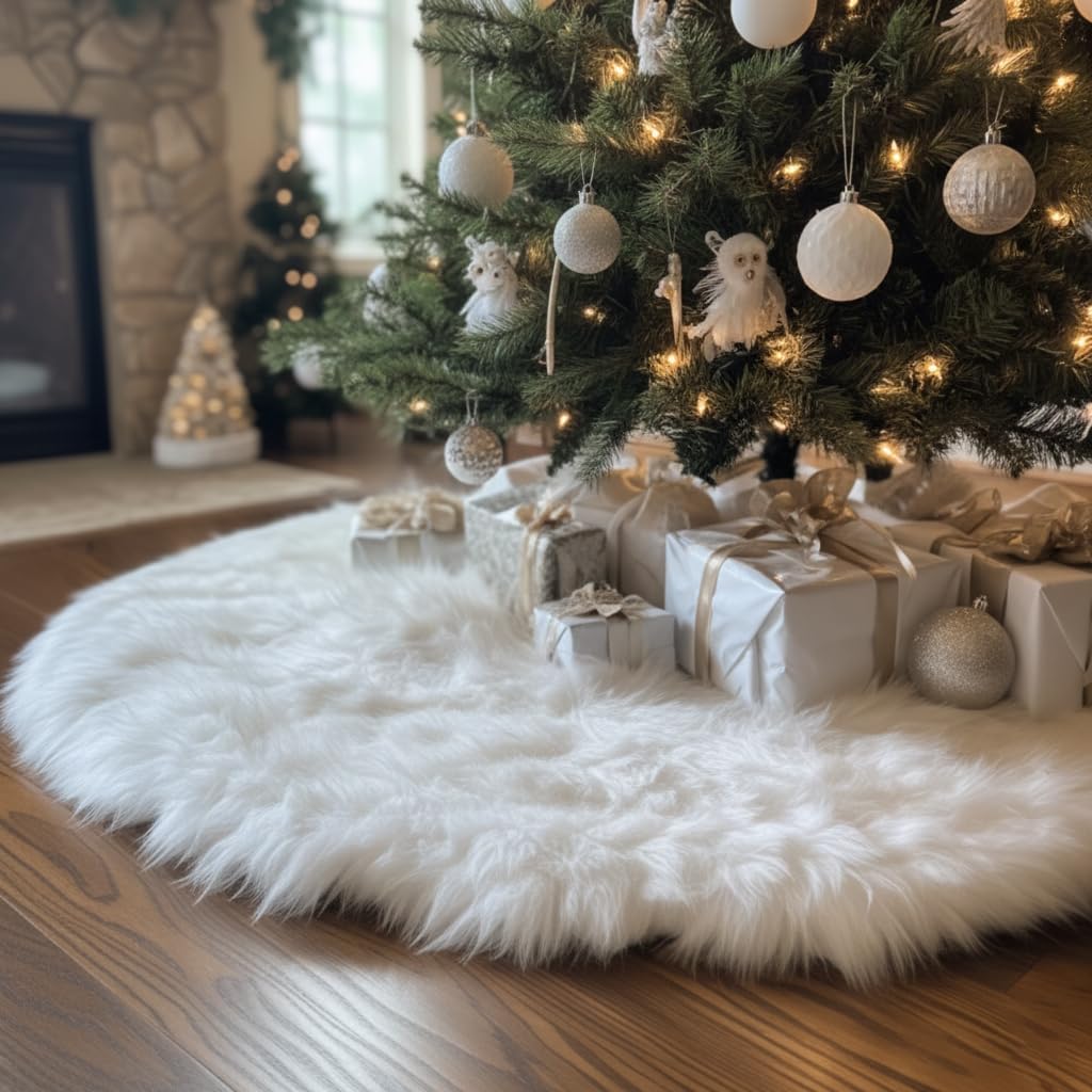AISENO front view of white faux fur tree skirt showing plush cover benefit