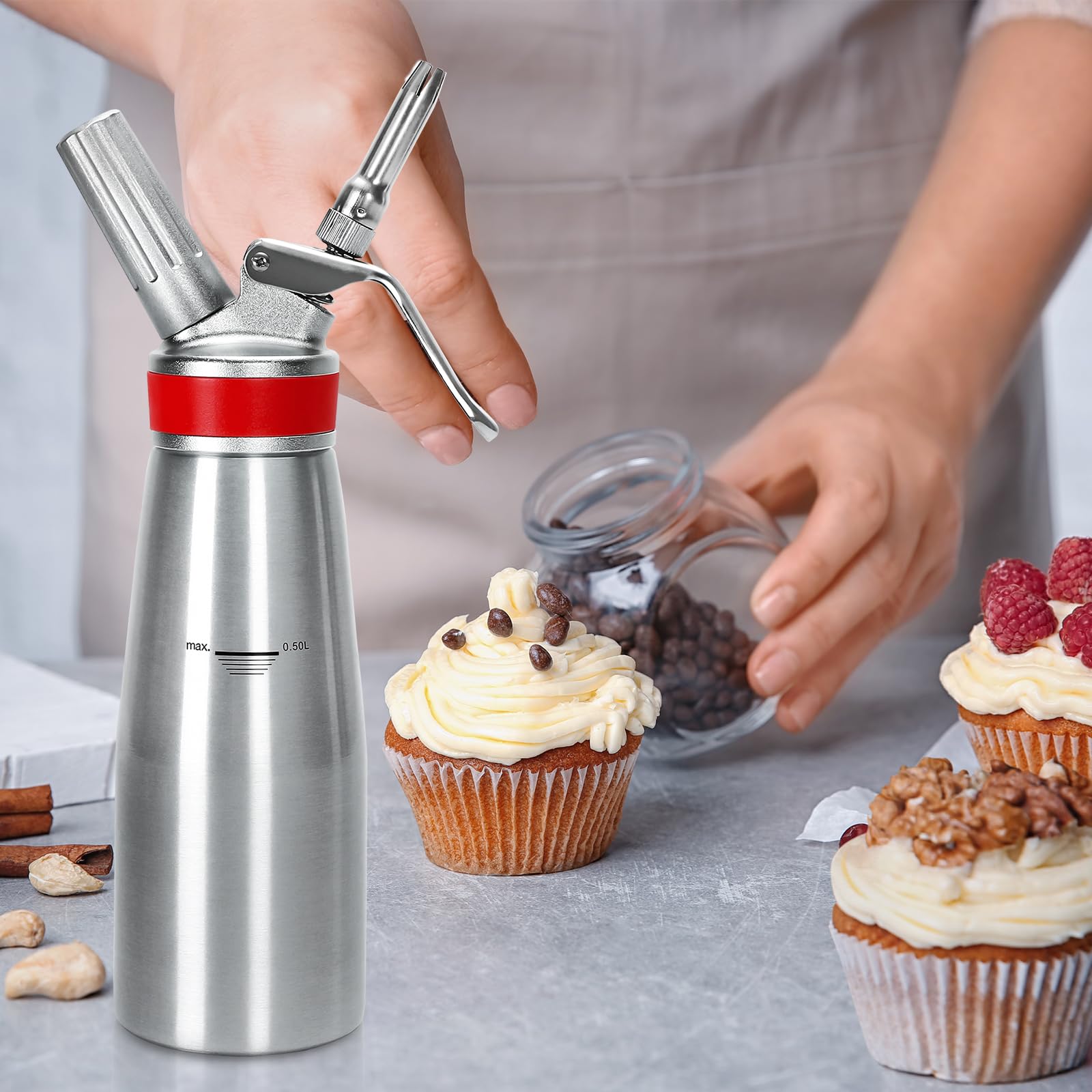 Ajimy capacity scale comparison showing 500ml size for portion planning