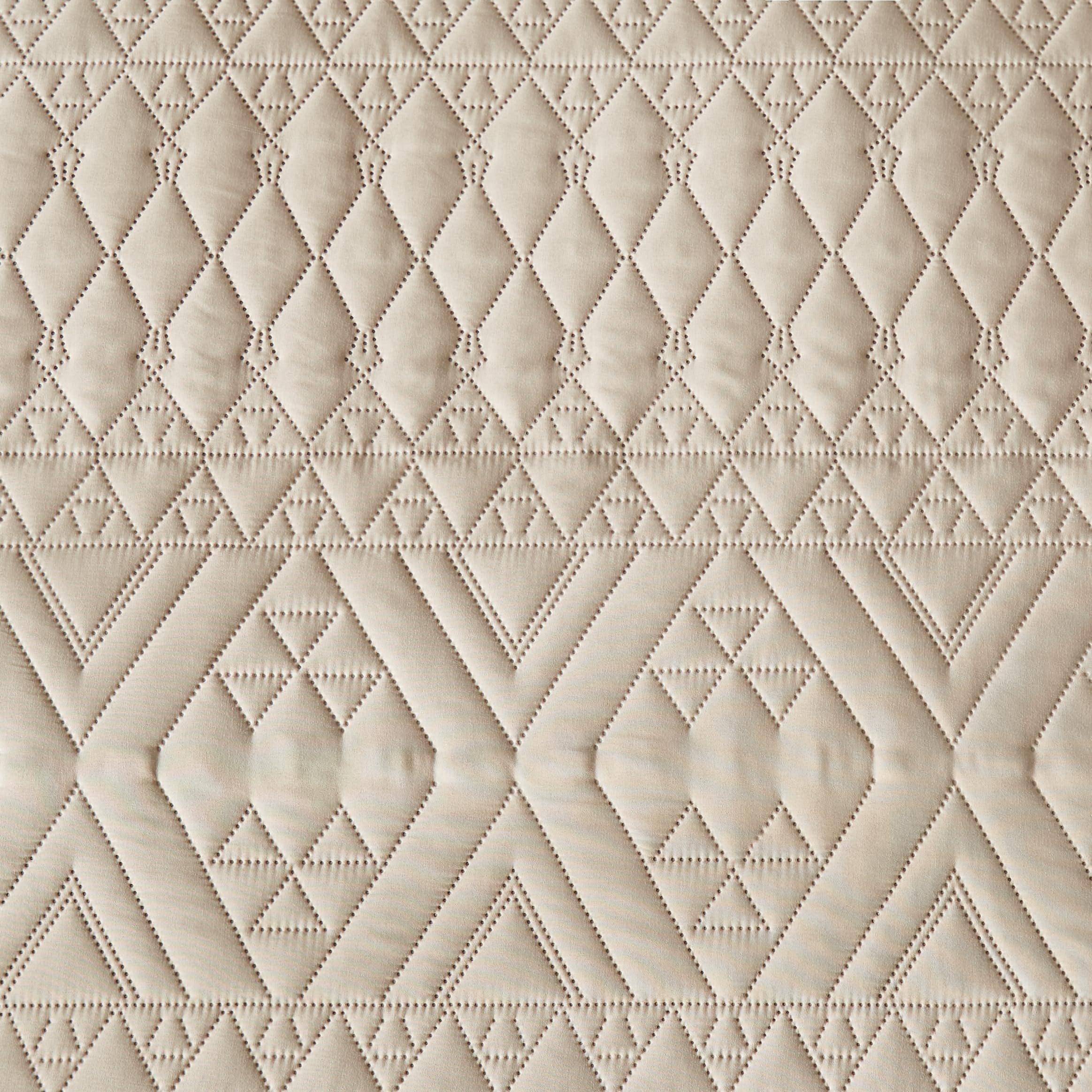 akkialla bedroom styling example showing neutral beige matching decor