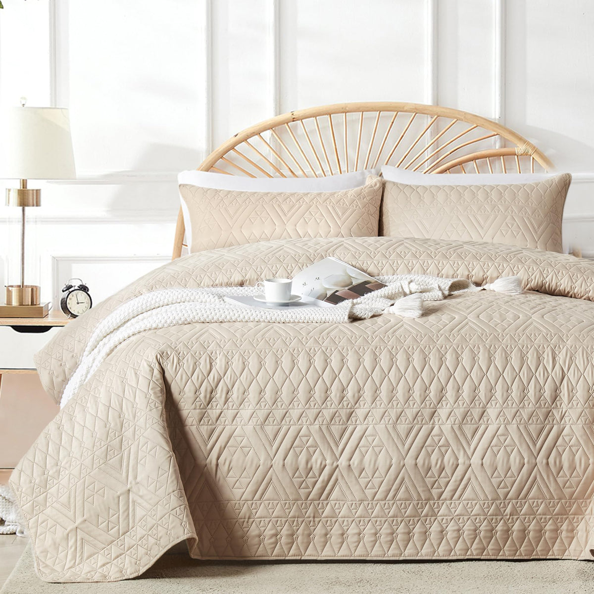 akkialla front view quilt set showing full bed coverage and modern look