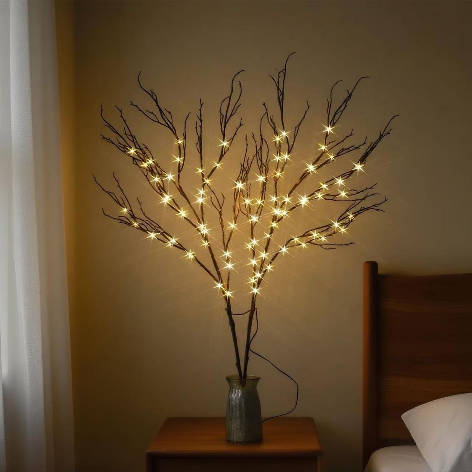 Alaiselit detail of warm-white LED string demonstrating soft glow and energy efficiency
