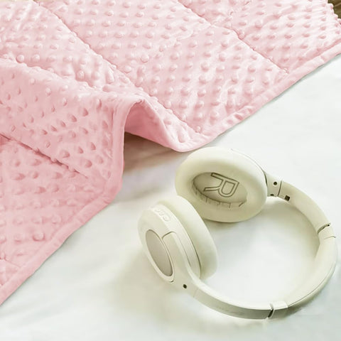 ALANSMA spread on single bed showing full coverage and personal comfort