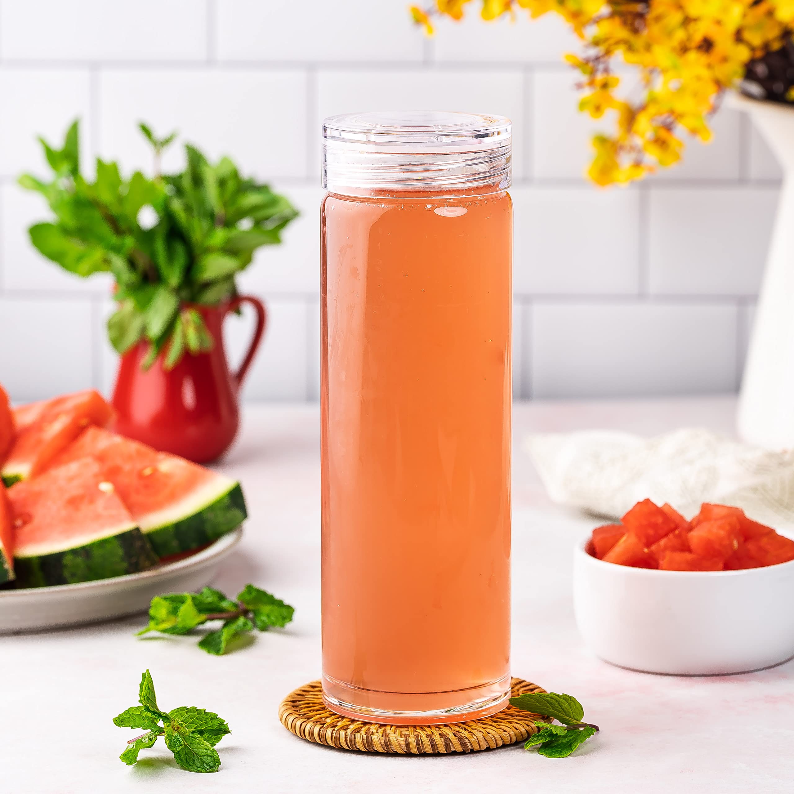 All About Juicing lid seal and threading close-up highlighting leak protection
