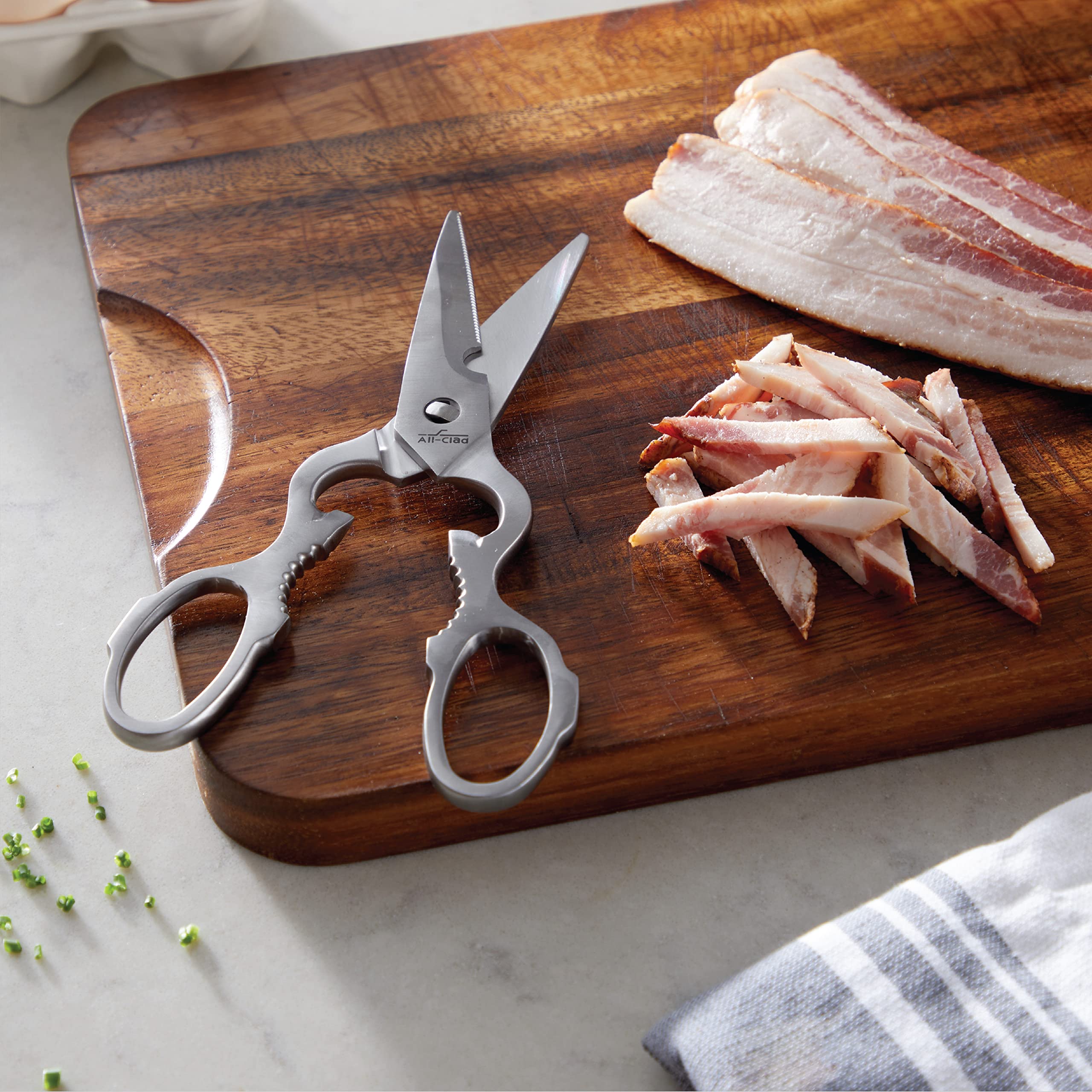 all-clad bone notch detail for cutting small poultry joints safely