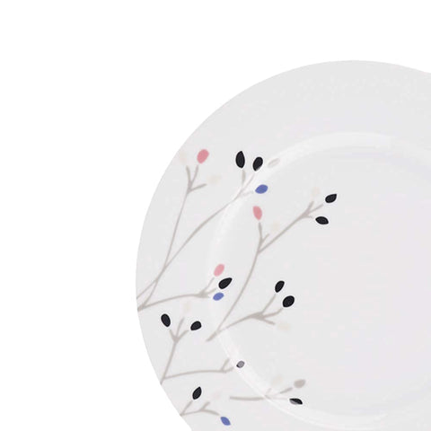 Amazon Basics bowl with soup in use illustrating microwave-safe reheating convenience