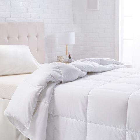 Amazon Basics comforter front view showing full king fit and clean finish