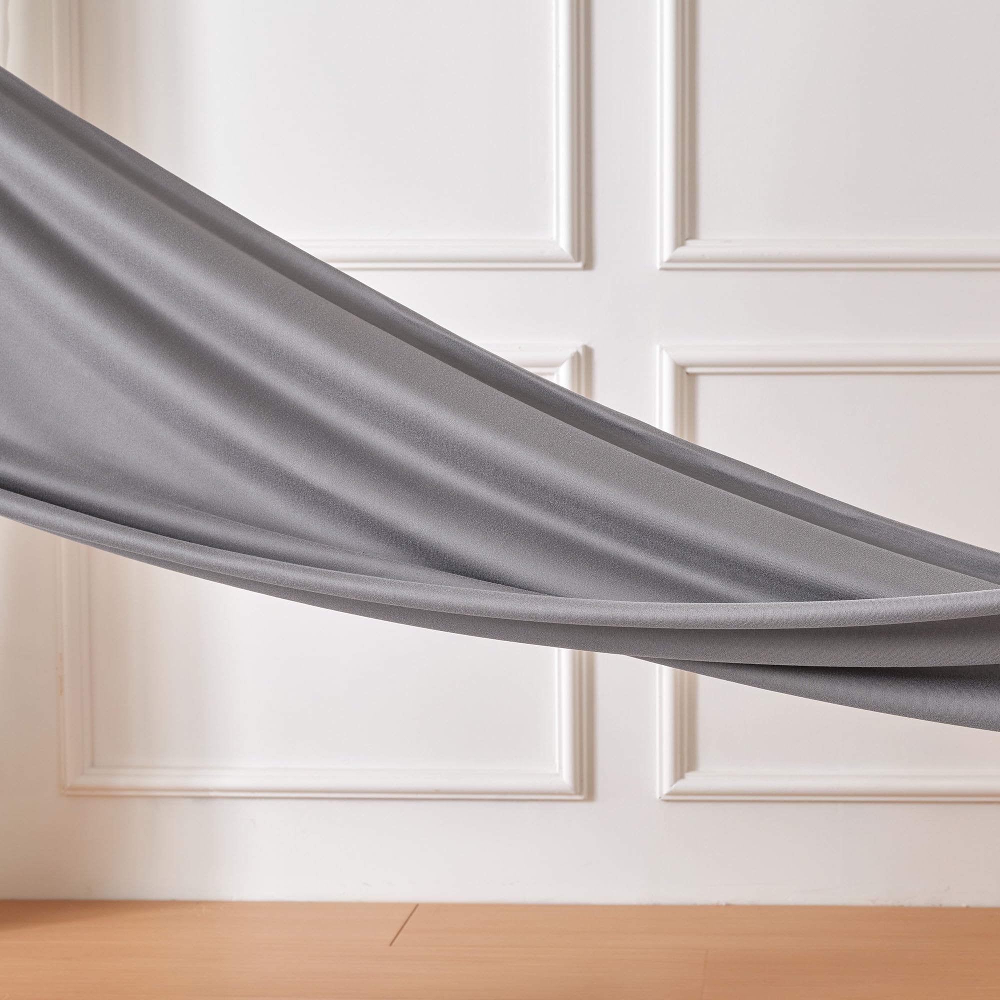 Amazon Basics fitted sheet pocket detail with 16-inch depth demonstrating secure hold on mattresses