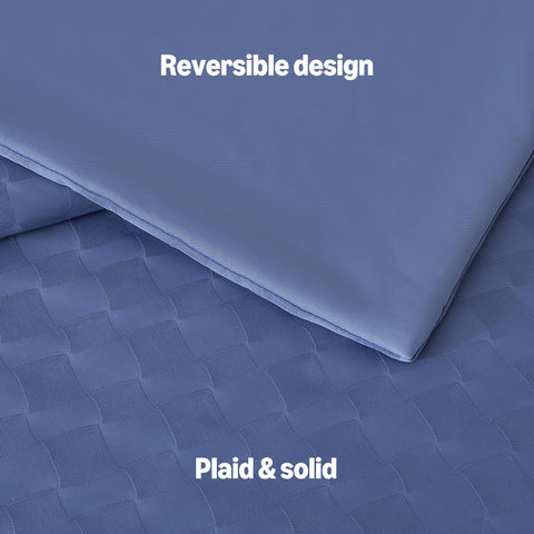 Amazon Basics comforter with measuring tape showing 90x90 queen size clarity