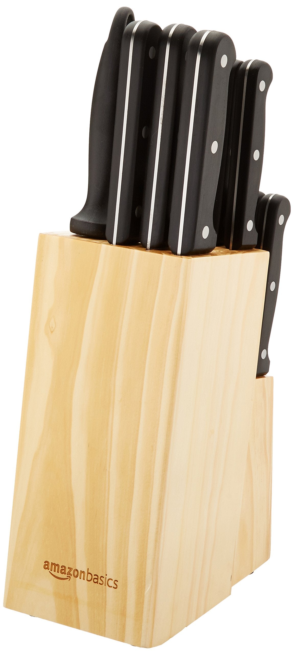Amazon Basics steak knives on table showing dining-ready edges and consistent slicing