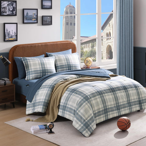 AMBERSPACE front view of plaid comforter showing farmhouse style and cozy appeal