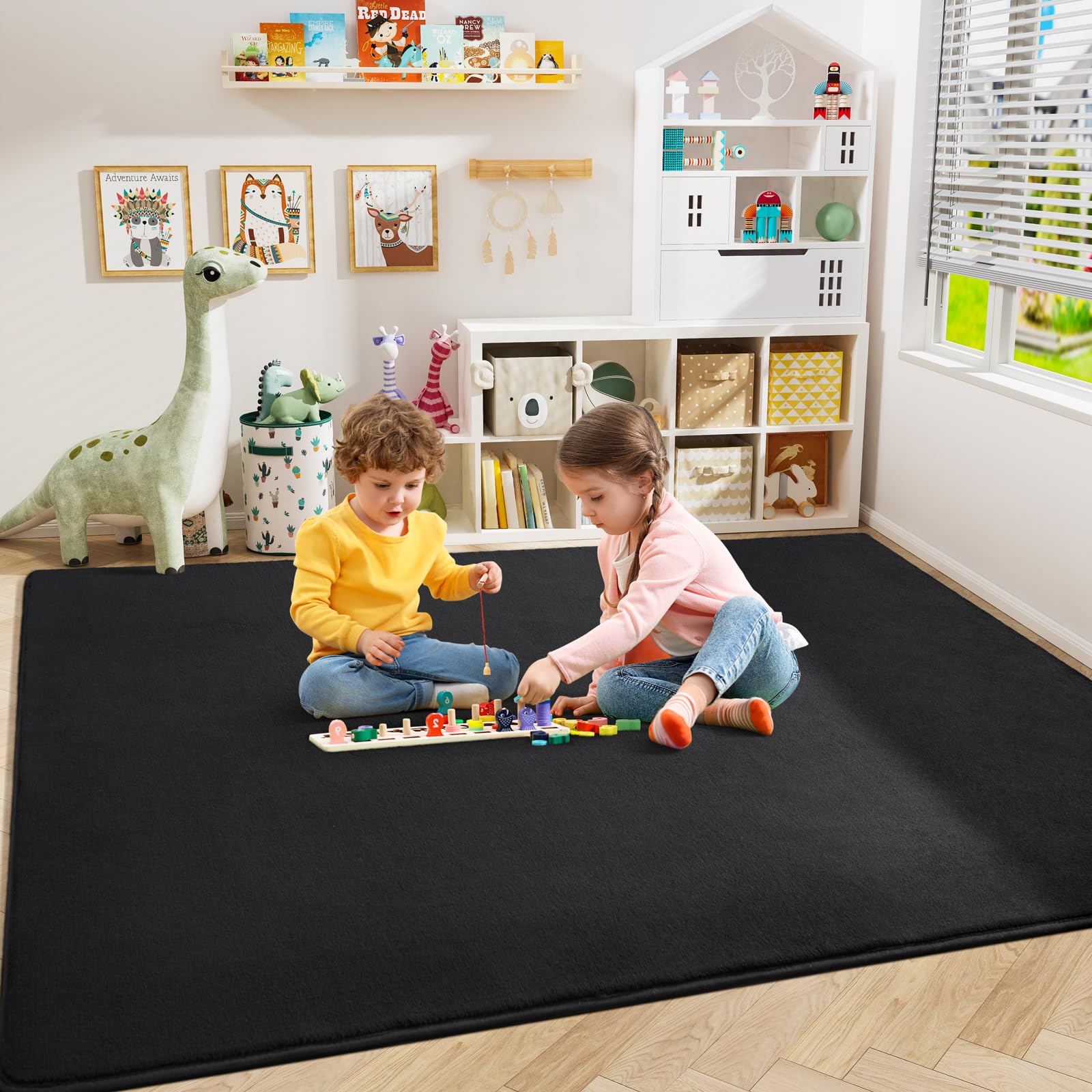 Amearea beside a bed to show scale and practical 4x6 size fit