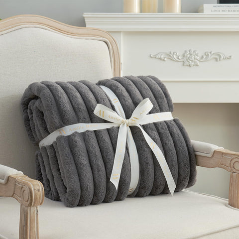 Amélie Home in a living room scene conveying comfort and relaxed style