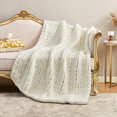 Amélie Home chenille close-up showing chunky stitches and soft texture