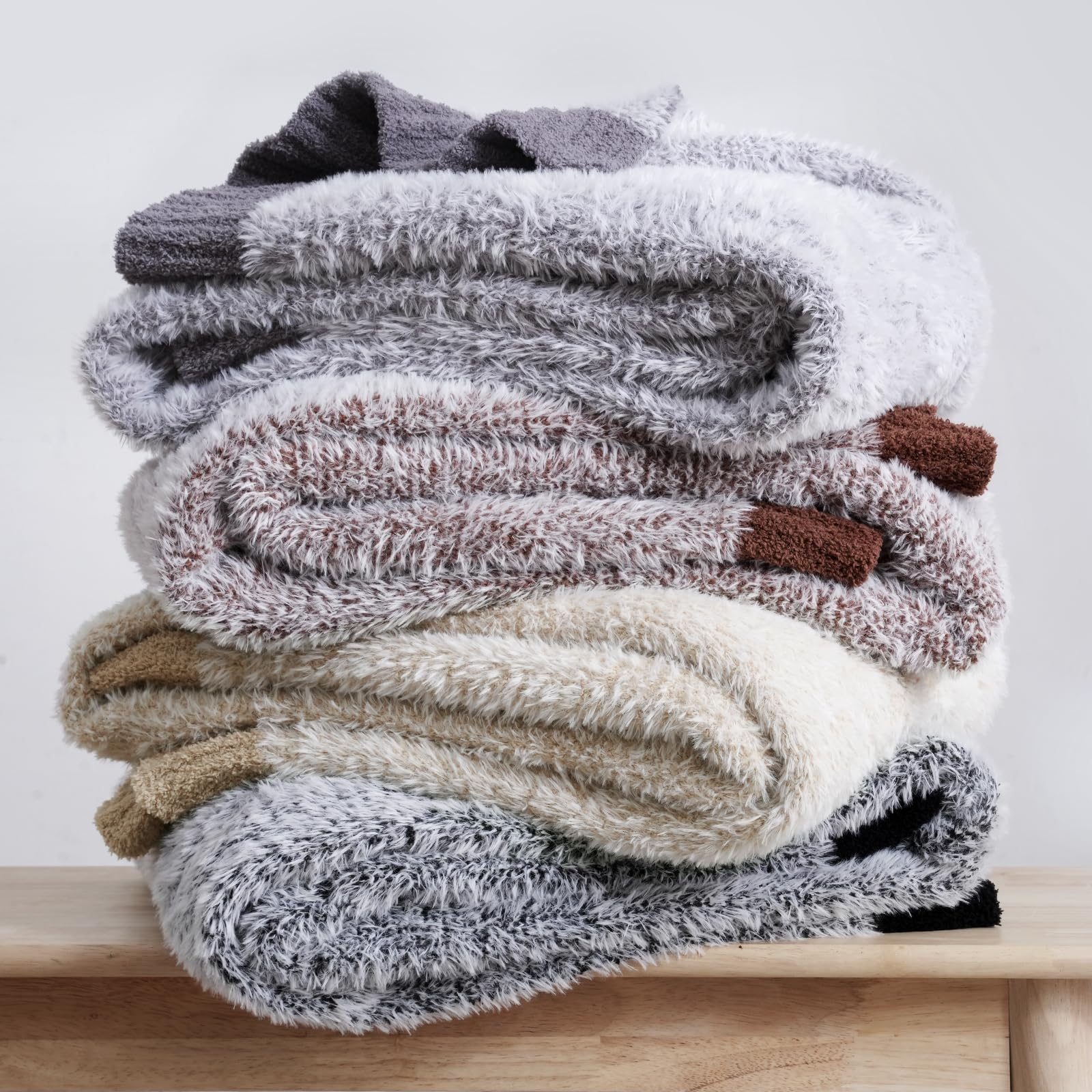 Amélie Home close-up knit texture revealing plush weave and breathable warmth