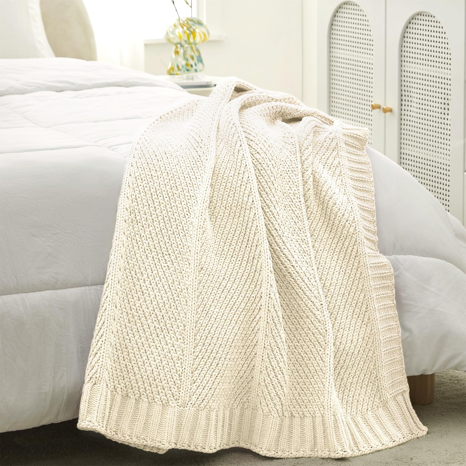 Amélie Home label and edge detail showing quality finish and durable stitching
