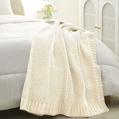 Amélie Home label and edge detail showing quality finish and durable stitching