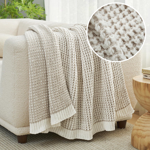 Amélie Home close-up of chenille knit texture demonstrating soft, non-shedding feel