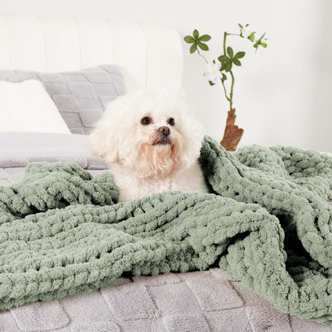 Amélie Home throw edge and label close-up showing quality finish and lasting durability