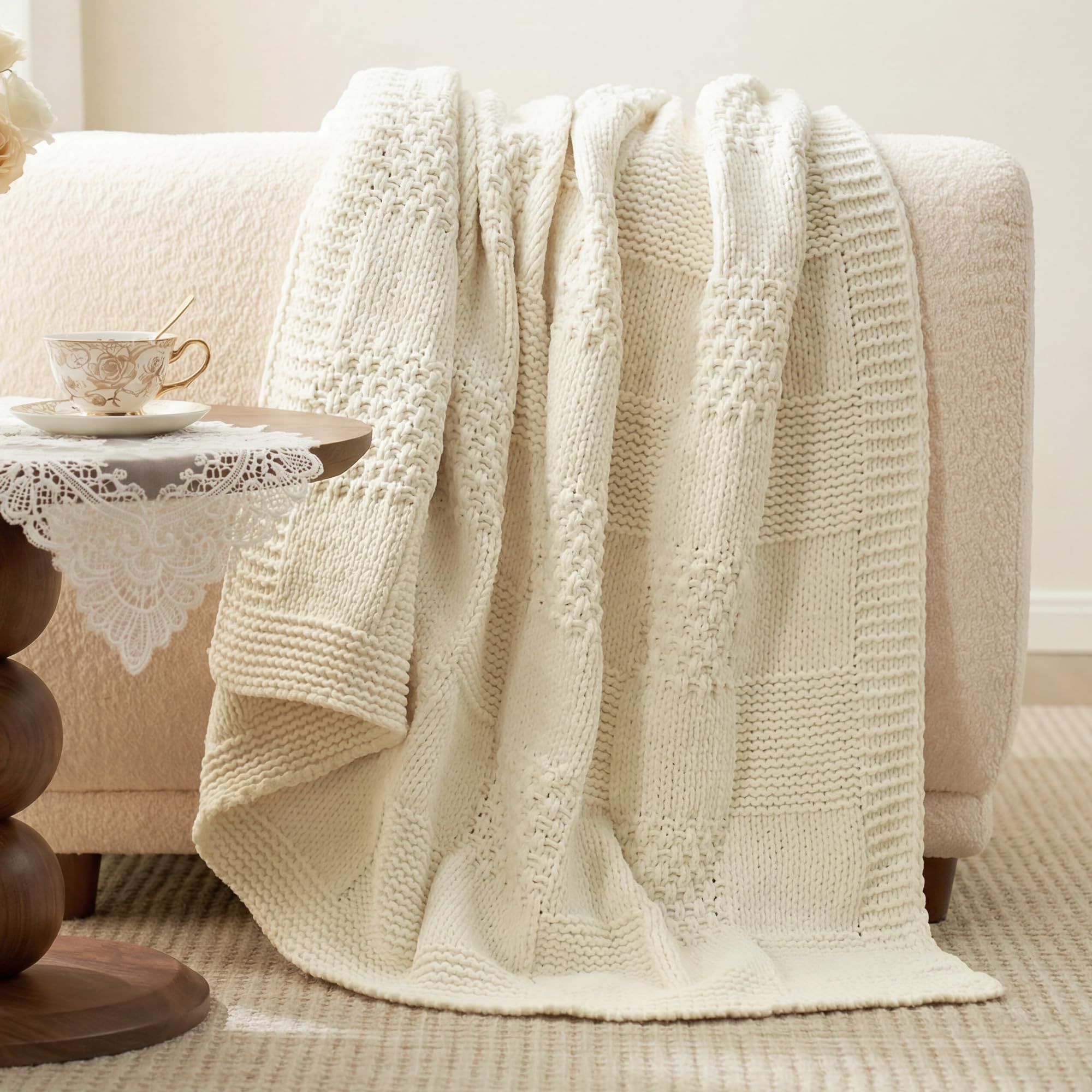 Amélie Home throw used outdoors in picnic setting for portable comfort