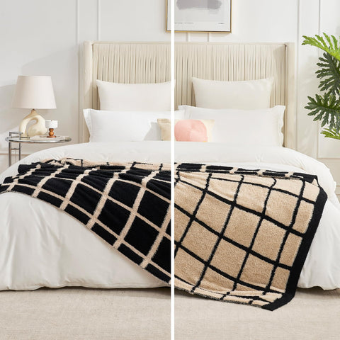 Amélie Home throw packed in travel tote shows portable comfort on the go