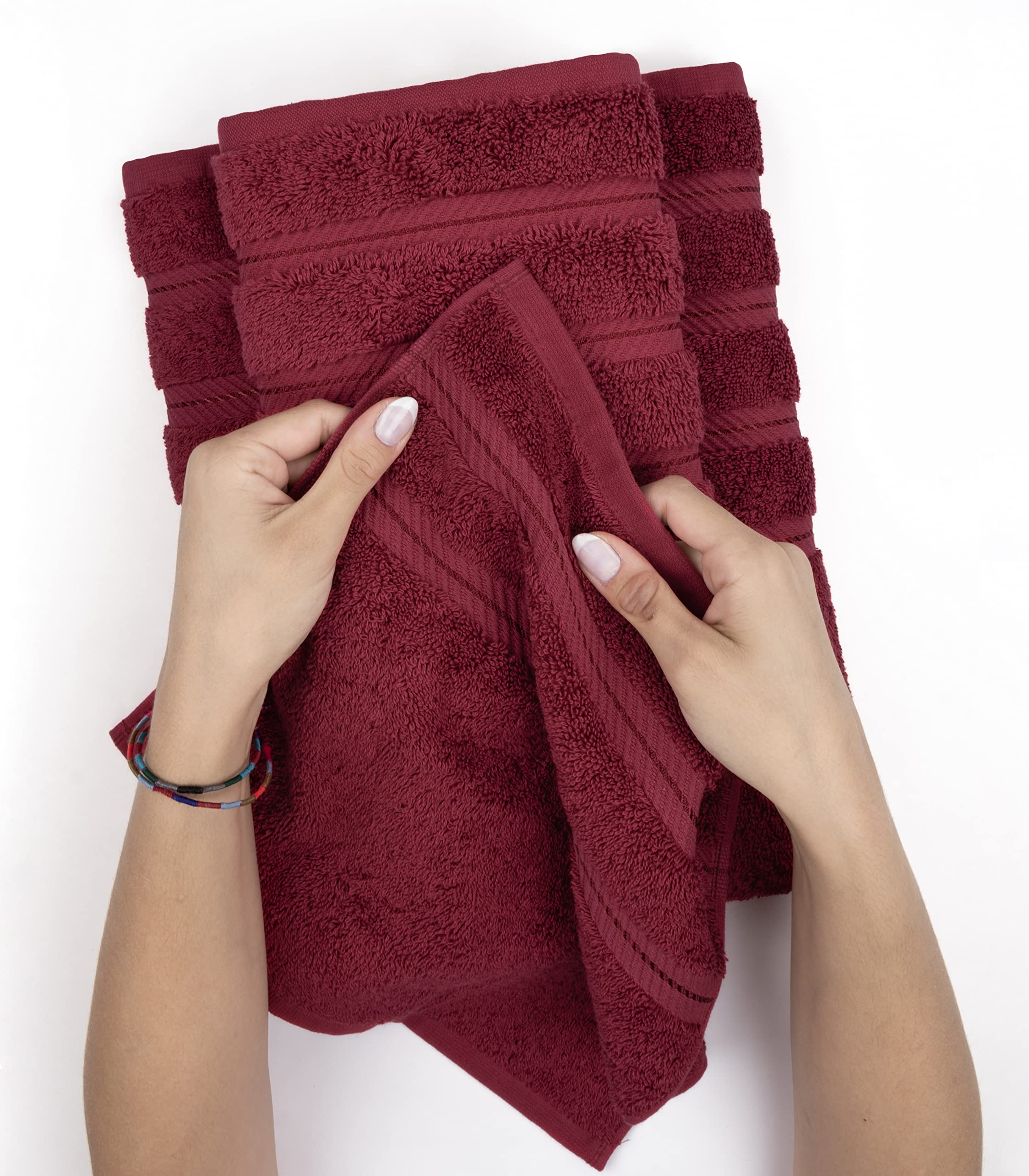 American Soft Linen texture close-up highlighting 600 GSM plushness for luxurious feel