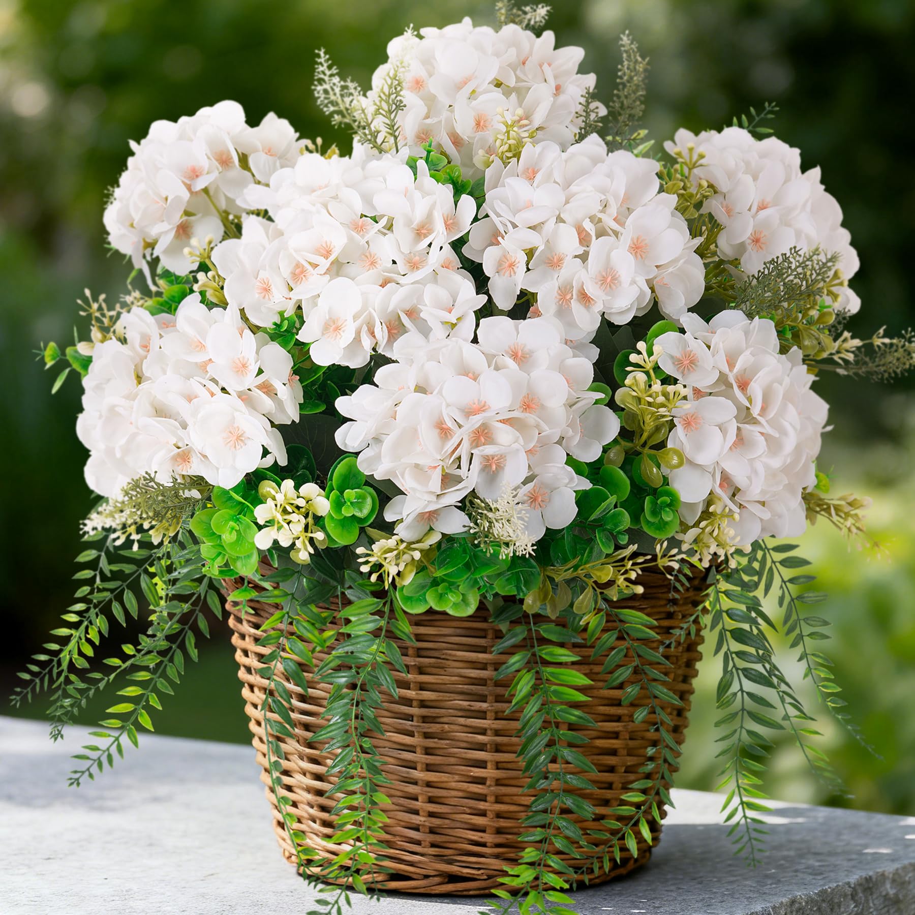 Ammyoo eight-bundle arrangement showing fullness and easy styling options