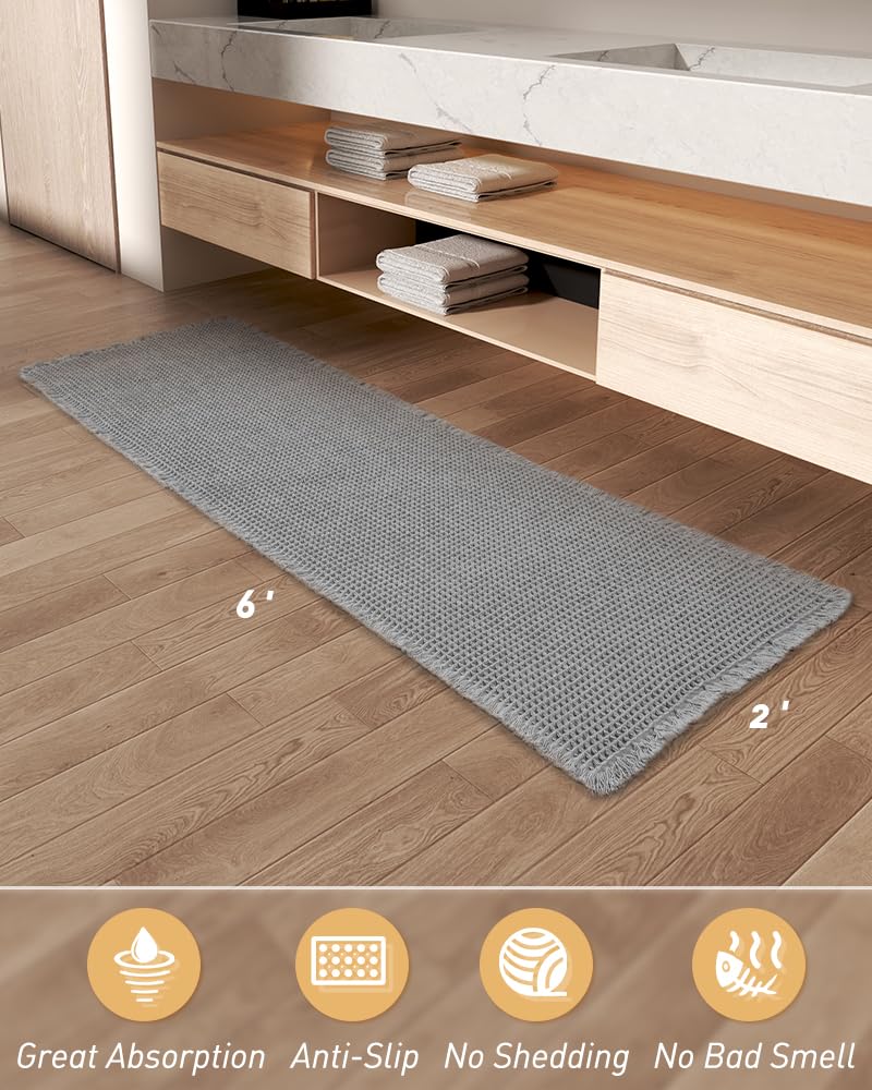AMOAMI wet absorption demo showing fast water uptake to keep floors drier