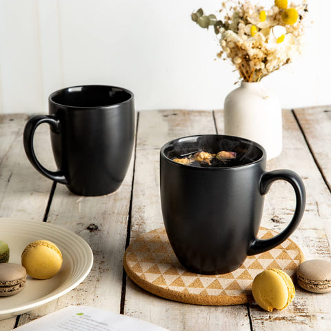 AmorArc mug with latte foam to showcase large serving capacity and cafe style