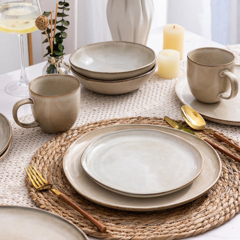 AmorArc surface texture showing dual-glaze variation and attractive food presentation