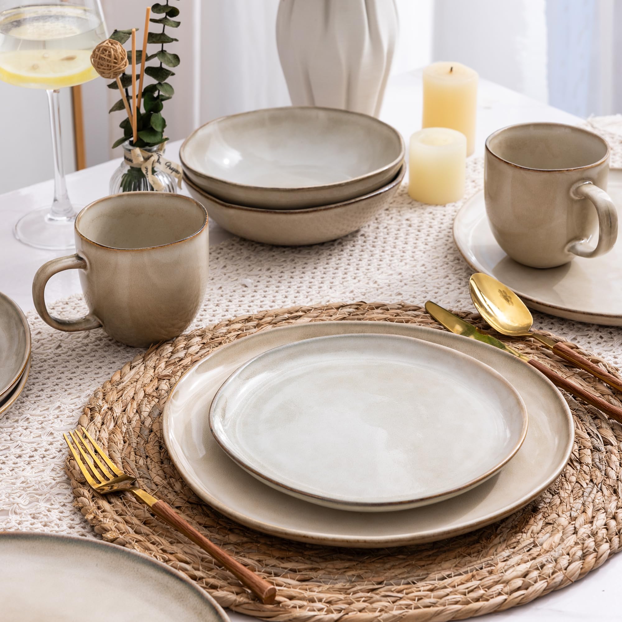 AmorArc glaze texture detail revealing scratch-resistant finish and artisanal surface
