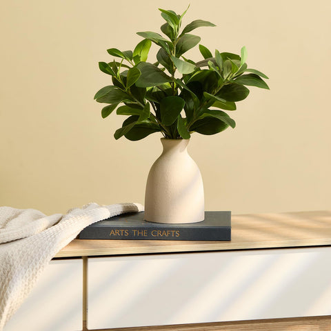 Amore Florals detailed view of stems and leaf veins, enhances natural look