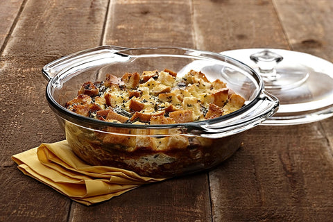 Anchor Hocking casserole close-up of handle and lid for safe gripping and moisture retention