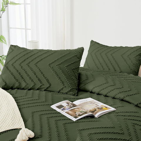 Andency pillowcase and comforter corner highlighting neat seams and easy-to-match design