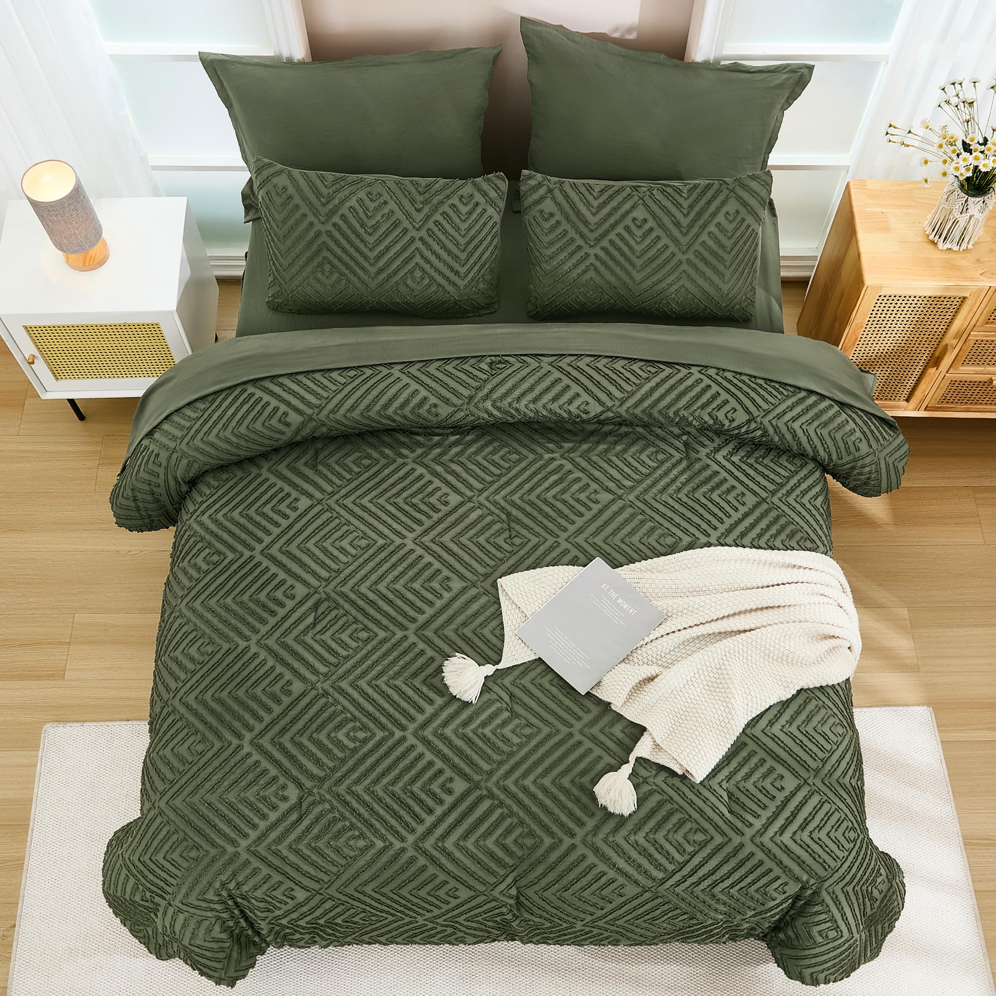 Andency fitted sheet corner showing 14-inch deep pocket for secure fit