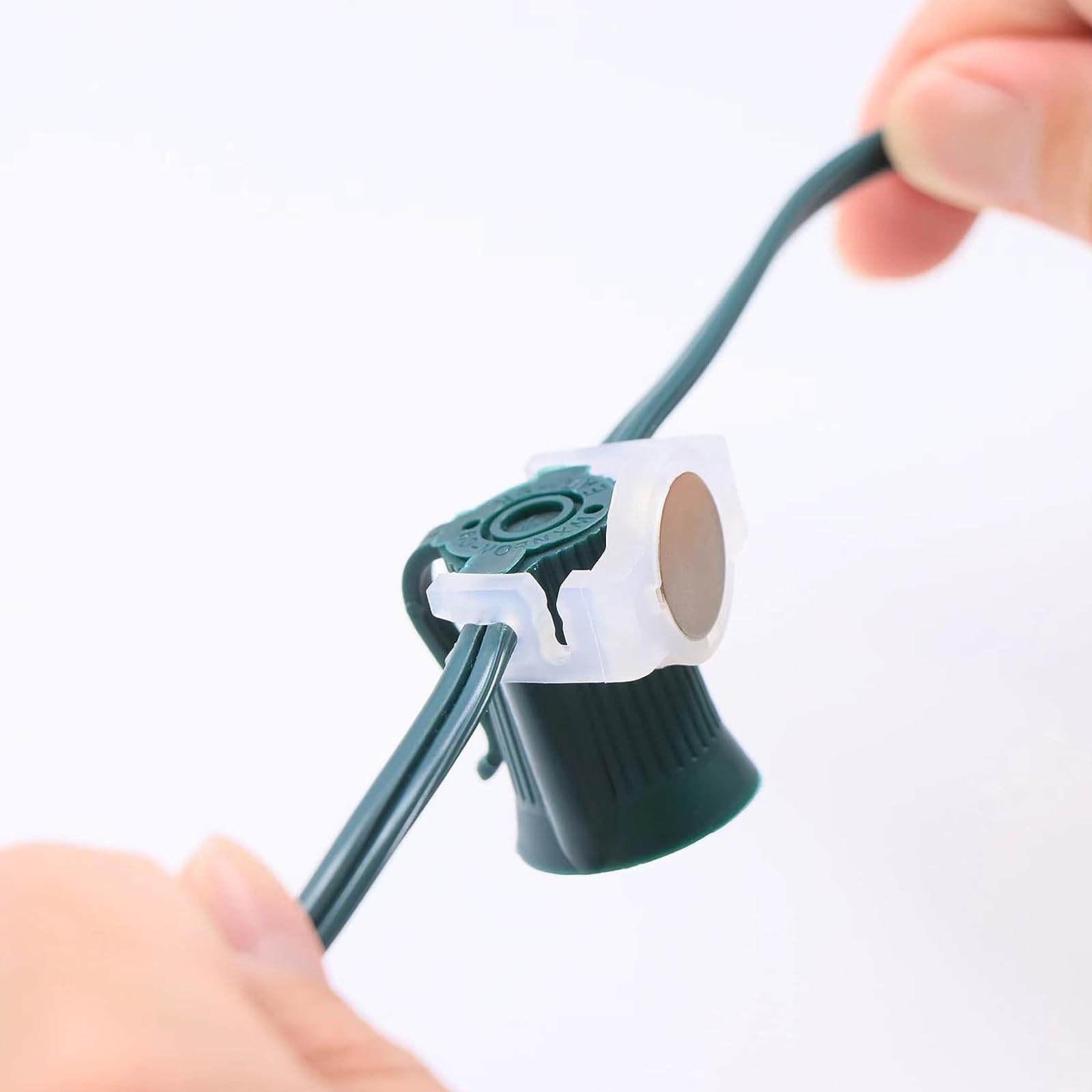 Aniai magnetic clip attached to a steel gutter for damage-free hanging