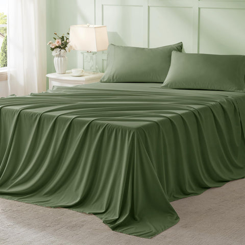 Anluoer comforter laid on queen bed demonstrating lightweight coverage